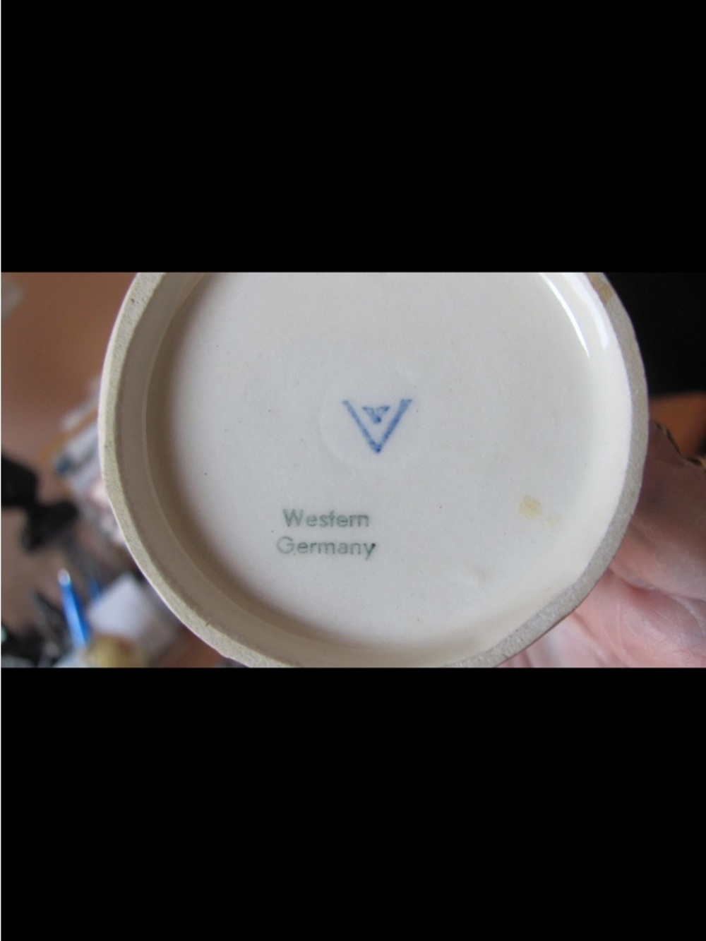 Hummel - Picture 3 of 3